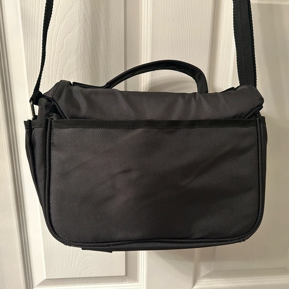 Nikon 9793 DSLR Camera Bag - Picture 8 of 10